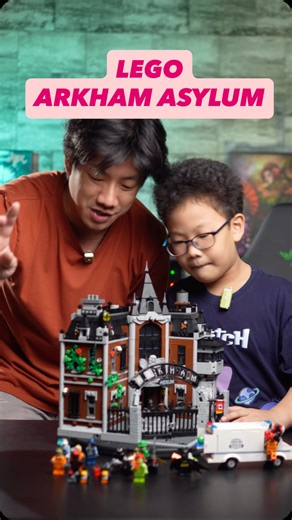 Frans Sanjaya on Instagram: "Kolektor wajib punya nih!!! LEGO ARKHAM ASYLUM!!!! 3 lantai full detail tiap lantai nya!! Mini figure nya lengkap!!! The best sih ini!!!! Mantab jiwa @legoindonesia_official @lego @legostore.id HANYA LEGO YANG MEMPERSATUKAN KELUARGA!!!! 😂😂😂 (full support istri) #dc #dccómics #lego #legoarkhamasylum"