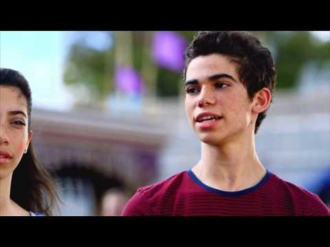 Disney 365 Cameron & Maya "Coolest summer ever!"