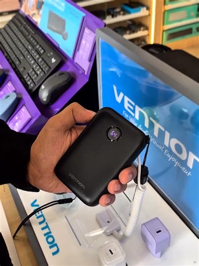 Sering beraktivitas di luar ruangan, cuaca panas, tapi baterai HP cepat habis? 🔋☀️ Tenang, solusinya ada di SAK Store! Di SAK Store, kamu bisa nemuin berbagai macam elektronik lengkap, mulai dari ⌨️ keyboard 🎧 headset & earphone 🖱️ mouse 🔌 charger & kabel data 🔋 power bank dan berbagai aksesoris gadget lainnya. Rekomendasi andalan: VENTION Power Bank LED Display 10.000mAh ⚡ ✔️ Fast charging 22.5W ✔️ LED display, cek baterai jadi gampang ✔️ Port USB-C & USB-A ✔️ Praktis dibawa ke mana aja Bi