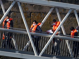 Channel migrant crisis: What are the problems and possible solutions?