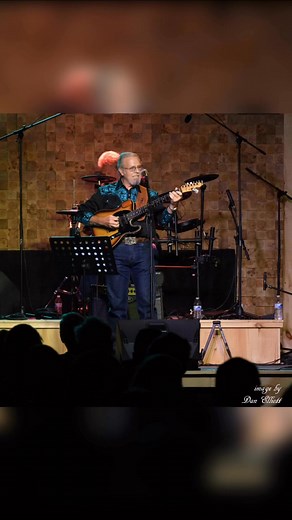 This is an old Gene Watson song called Paper Rosie, that I recorded on my phone. | Joe Hampton