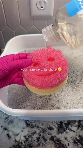 My least favorite chore 😩 I swear I avoid this as long as possible… all these stove parts are the worst. What chore do you avoid? 👇 #kitchencleaning #cleaningroutine #cleaninginspo #cleaningvideo