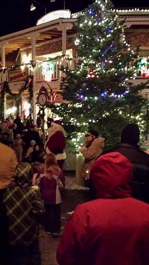 14K views · 314 reactions | Holiday lights, quiet nights, cozy cabins, and a calendar full of Cloudcroft events. ✨ Book your holiday getaway at www.cabinsatcloudcroft.com or call 575-682-2963 #cabinsatcloudcroft #cloudcroftnewmexico #villageofcloudcroft | Cabins at Cloudcroft | Facebook