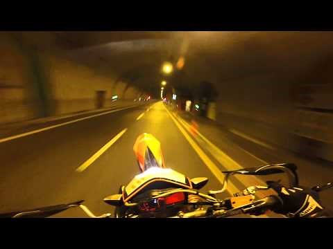 Ktm 690 smc r top speed 200 km and WHEELI