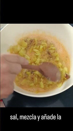 Tortilla de Patatas con Cebolla | Receta jugosa y fácil 🥔🧅🤤