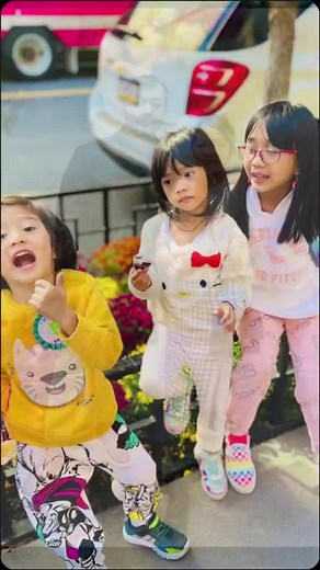 Kaycee and Rachel: A Wonderland Family Moment