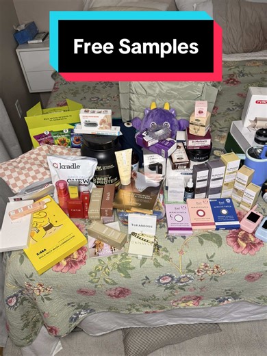 ✨ This is your sign from the universe ✨ If you’re setting New Year goals for 2026… take TikTok seriously 📲💥 I’m just an average person — a working mom of 3 👩‍👧‍👦 living in a 1,300 sq ft house 🏡, never caught up on laundry, dishes, or life 😅 BUT learning TikTok & TikTok Shop has been SO fun for me and my family 🛍️🎥 Trying free samples, being creative, and making a little side money along the way 💸✨ TikTok feels like the YouTube of our generation and I’m hopping on early 🚀 There is room