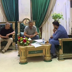 🔹 محافظ ميسان يدعم المقاول المحلي خلال جلسة مباشرة مع أحد المقاولين المحليين، وجّه محافظ ميسان رسالة دعم واضحة: “في حال إنجاز المشروع الحالي وفق المواصفات والمدة المحددة، سيتم منحكم تلخيصًا لمشروع آخر قريب.” 📌 خطوة إيجابية تؤكد رغبة الحكومة المحلية في تمكين المقاول الميساني الجاد، لكنها تحتاج إلى ضوابط مهنية تضمن: 1️⃣ تنفيذ المشاريع بجودة عالية وخالية من العيوب. 2️⃣ الالتزام الصارم بالمدد الزمنية والمواصفات الفنية. 3️⃣ امتلاك شركة المقاولات لكادر هندسي وإداري فعّال. 4️⃣ التوثيق الميداني المستم