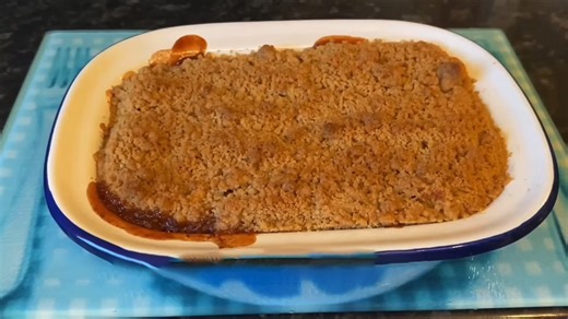Scottish apple crumble recipe with cinnamon and custard
