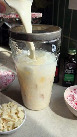 White Chocolate Peppermint Martini | Simply Organic #recipe