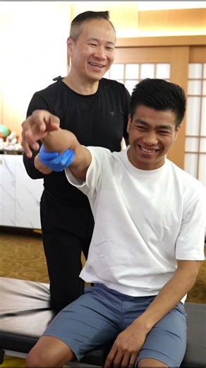 Head and Shoulders, Knee and Toes~ #chiropractor #massage #malaysia #chrisleong #masterchrisleong