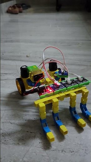 bulldozer robot using witbricks and witblox. it is from a witblox robotics set .