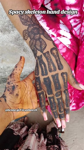simple spacy skeleton hand design... #hennagirlinyabatech❤️ #hennainspo❤️❤️❤️ #viral_video #hennadesigns❤️ #Ramadankareem🕌🕌