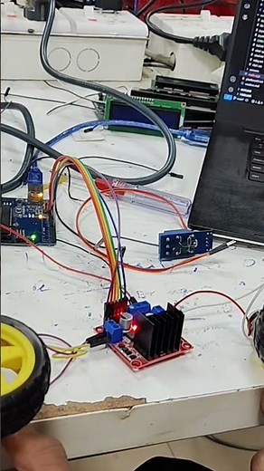 controlling motor via Arduino and L298 H bridge #arduino #iot #motorcontrol