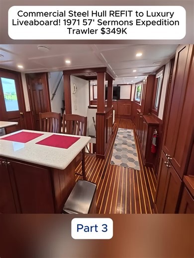 Exploring the Liveaboard Life on a Yacht