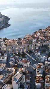 📍Slow Living in Kavala, Greece 💙🇬🇷 #Kavala is a coastal city in northern #Greece, located on the #Aegean Sea. Known as the "Portal to the East," it has a rich history influenced by ancient Greece, Byzantium, and the Ottoman Empire. Its key attractions include the Old Town, the 16th-century aqueduct (Kamares), and the Imaret, a historic Ottoman building. Kavala is also renowned for its beautiful beaches, vibrant harbor, and as a hub for tobacco trade in the 19th century. Credit to IG/ @danis_