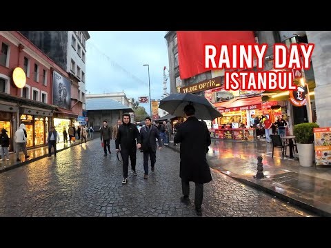 ISTANBUL 🇹🇷 DOWNPOUR 4K! Sudden Rain in Old Town (November Ambience) | Lady Walks