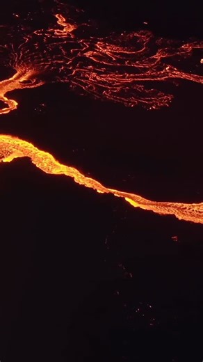 Eldfell makes a great geography case study for volcanoes Here’s a quick overview of the eruption timeline: 🌋Volcanic activity began on January 23, 1973 🌋After a few hours, volcanic activity along the fissure became focused on one vent, eventually creating the Eldfell volcano, which reached 200m in height 🌋After 2 days, lava flowed into the Vestmannaeyjar harbour and ash fall covered the island 🌋Everyone was safely evacuated after the eruption started but nearly one third of all the homes and