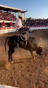 Wheelchair-Bound Man Stuns Rodeo Crowd With Bucket-List Bull Ride Tucson, Arizona — July 18, 2025 A packed rodeo arena in southern Arizona erupted into cheers this week as a man in a wheelchair accomplished a feat many able-bodied riders never dare attempt: riding a bucking bull. The rider, identified as 34-year-old Miguel Herrera, lost the use of his legs in an off-road accident seven years ago. But friends say he never lost his love for rodeo, nor his dream of climbing atop a bull one more tim