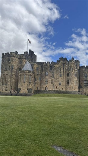 Finally got to tick off Alnwick castle off my to see list! We visited Alnwick over the weekend and it was spectacular, felt just like Hogwarts #alnwickcastle #alnwickharrypotter #harrypottercastle #hogwarts #alnwick