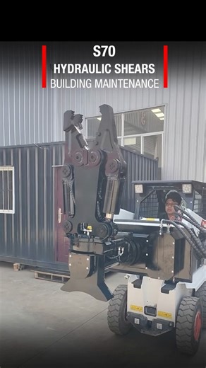 S70 Hydraulic Shears #bobcat #skidsteerloader #s70 #bobcatchallenge #shears #buildingdemolition