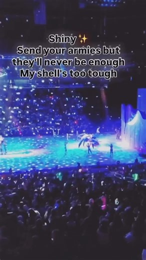 13K views · 17 reactions | Tamatoa stole the whole show呂✨… nothing shines like this crab 藍✨ #EnchanterDancer #DisneyOnIce #Shiny #MoanaLive #Tamatoa | EnchanterDancer | Facebook