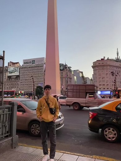 Contemporary Urban Vibes and Emotional Reflections