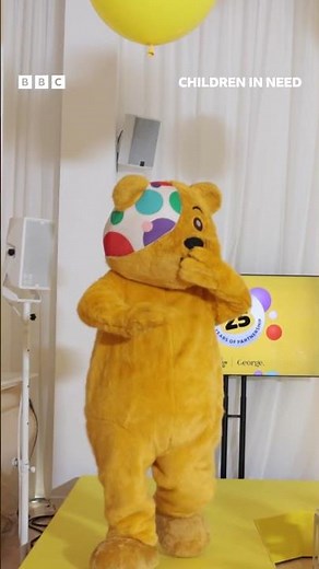 Move over supermodels… Pudsey’s on the catwalk! 🐻💛
