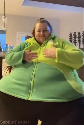 700 lbs SSBBW Ash ❄️ Winter Jacket Struggles | SSBBW Ash 700 lbs Winter Jacket Try-On Haul