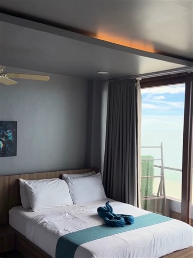 Wake up to the sound of waves and a view you’ll never get tired of 🌊✨ Our Ocean View Room is perfect for small groups who want comfort, space, and that refreshing sea breeze right from the balcony 💙 #WaikoloaZambales #oceanview #beachvibes #zambales #sunsetview