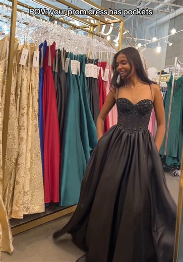 Pockets for the win always!🤩 #prom2026 #promshopping #promdresstoronto