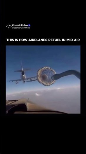 This Is How Airplanes Refuel in Mid-Air 😳