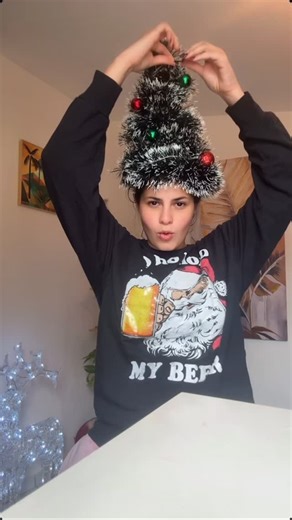 Rochelle Chedz | Here’s how to Turn your head into a Christmas Tree ! 🎄 You’re Welcome ! 😉 | Instagram