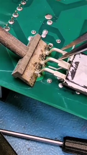 Removing Electronic Components Safely from Soldered Connections #electronics #diy