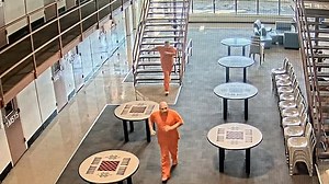 Three inmates help to save a guards life in Georgia jail