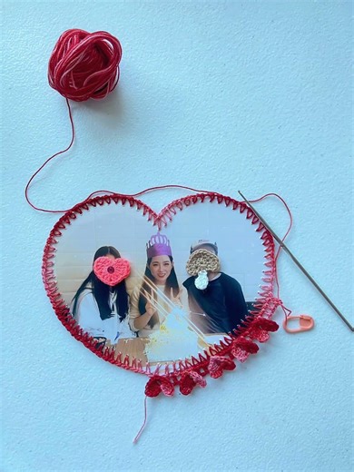 My first crochet project: A fridge magnet featuring a crocheted 3D heart motif. #happy #crochet