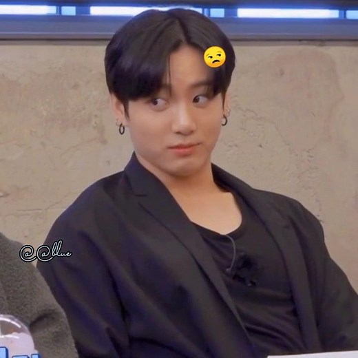 bé dỗi chú lun cho biết 😒 #Taehyung #TaeKook #Jungkook #cute