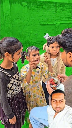 strawberry mein kida😯 #shortsfeed #survivalskills #trendingshorts