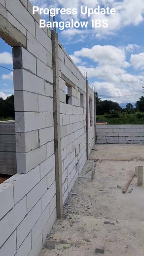 Progress pembinaan Bangalow IBS menggunakan AAC Block Benefits of using AAC Blocks for our IBS Construction: ✅️ Lightweight Building ✅️ Quicker Build Time ✅️ Better Insulation Against Heat and Sound ✅️ A More Solid Wall Feel ✅️ Better Mounting Capacity CoreBuilder IBS Sdn Bhd is a Design and Build Company Specializing in Hybrid IBS and Conventional Construction. Want to build your Dream House on your plot of land? For more info: 📞 ( 6) 088 215 590 📌 Lot 12, 1st Floor, Kepayan Ridge Shop House,