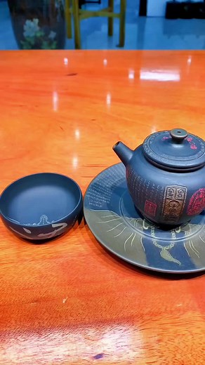 Cách Rót Nước Như Rót Dầu Trong Gốm Sứ