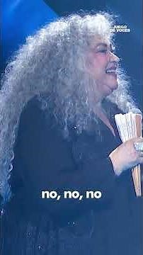Camila Fernández and Amanda Miguel perform Así no te amará jamás #JuegoDeVoces