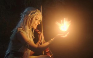 【4K】Lindsey Stirling - Between Twilight（官方MV）