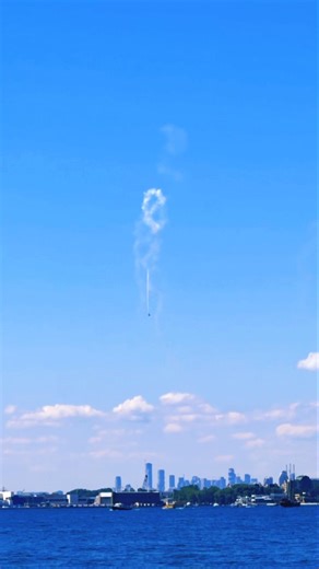 Wait for the Zoom 👀🔍 | Toronto Skyline to Humber Bay View