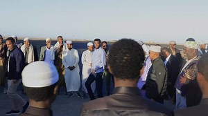 Guddoomiyaha Golaha Sare ee Arrimaha Islaamka ee Dalka, Sheekh Xaaji Ibraahim Tufa ayaa soo gaadhay magaalada jigjiga. Madaxweynaha DDS, Mudane Mustafe Muxummed Cumar iyo masuuliyiin kale ayaana kusoo dhaweeyay Garoonka Diyaaradaha Garaad Wiil-waal ee Magaalada Jigjiga. | SRTV Somali