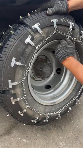 Installing studded tires, founder #spark #plug #tricks #satisfying #tips #fbreelsvideo #useful #amazing #camshaft #howto #mechanic #tool #shorts #how #skills #leak #repair #fbreels #viralshort #trendingreels #engine #fyp #diy #part #facebookreels #viralreels | SD Engine