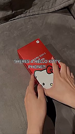 𝒮𝓀𝒾𝓉𝒾 on Instagram: "hello kitty phone 😭🤲🏻 ~𝒹𝓂 𝒻ℴ𝓇 𝒸𝓇ℯ𝒹𝒾𝓉"