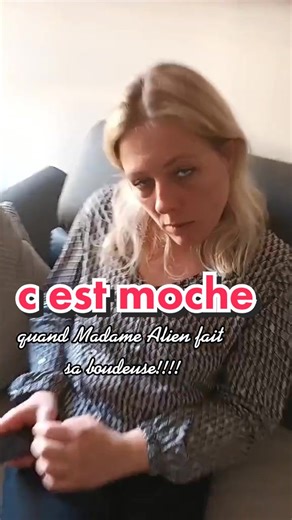 quoique si je regarde de plus près elle est pas mal quand même 😜✅🙏👽🙏✅😜#couplegoal #couple #couplecomedy #humour