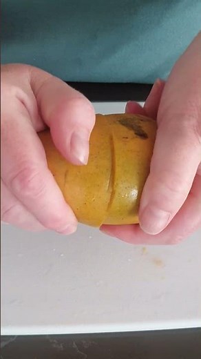 How to quickly remove a mango pit #tips #mango #cookingtips