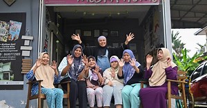 Elderly Muslim women find happiness at Mesra Home