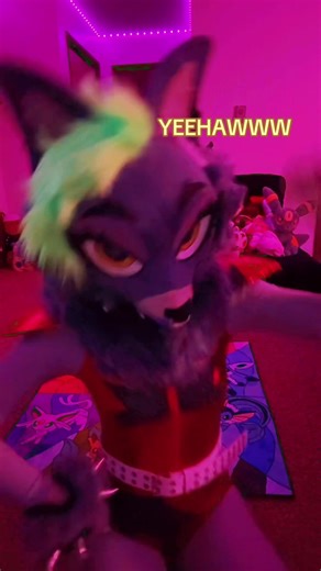 Now I know that FNAF IS BETTER 🐾☝🏻 #roxanne #roxannewolf #fnaf #furry #cosplay